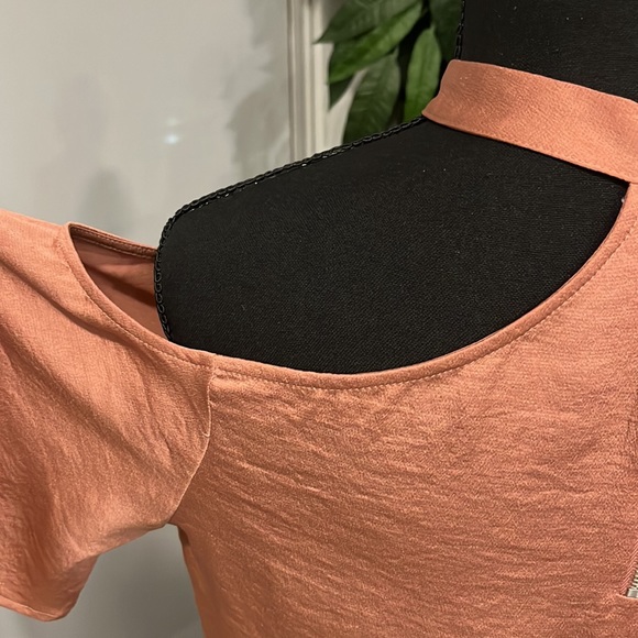 (GUC) Express Open Shoulder Blouse - Picture 5 of 7